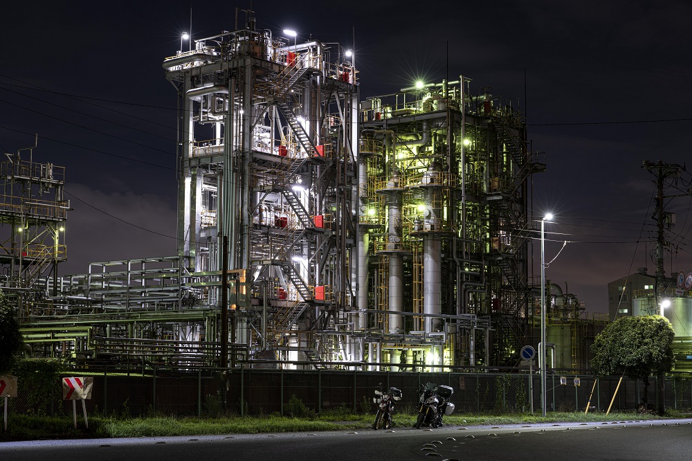 Ileria -environmental-pollution-factory-exterior-night-work place safety